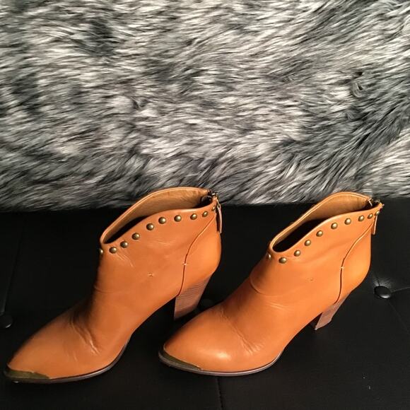 b. makowsky Shoes - B. Makowski Brown Leather Ankle Boots 7.5M